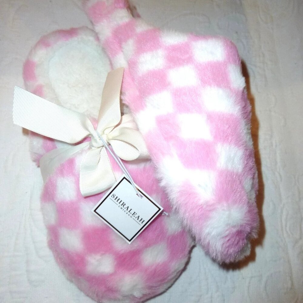 NWT Shiraleah Chicago Pink and White Checkerboard Striker Slippers L/XL 9-11